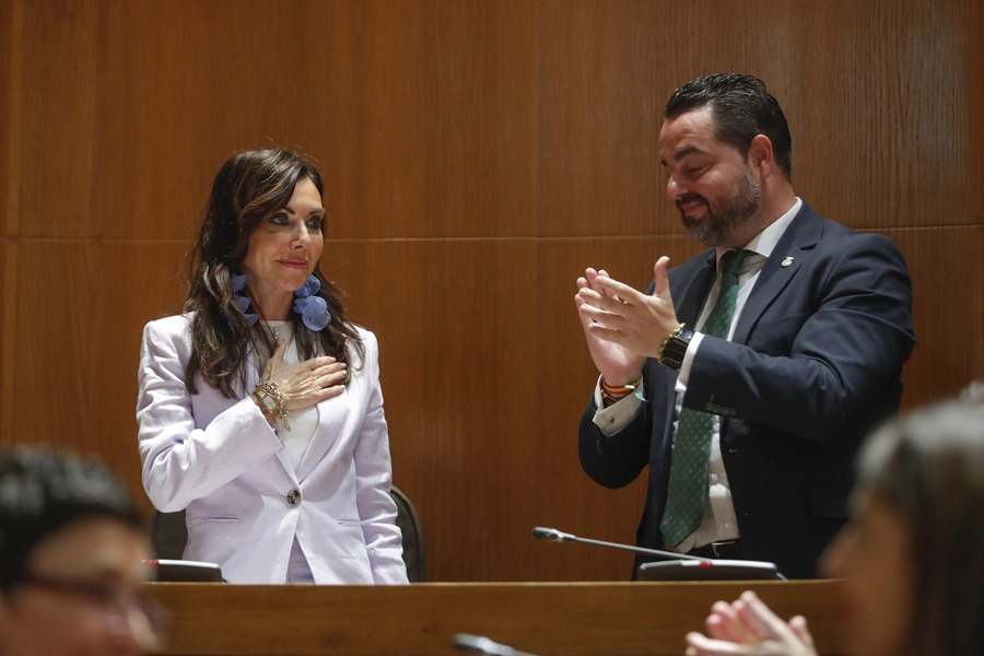 Vox preside las Cortes de Aragón tras llegar a un acuerdo con el PP pero no garantiza su apoyo a Azcón