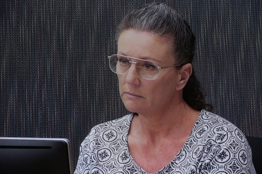 Imagen de Kathleen Folbigg en video de su comparecencia ante el Tribunal Forense de Nueva Gales del Sur, Australia, el 1 de mayo de 2019.