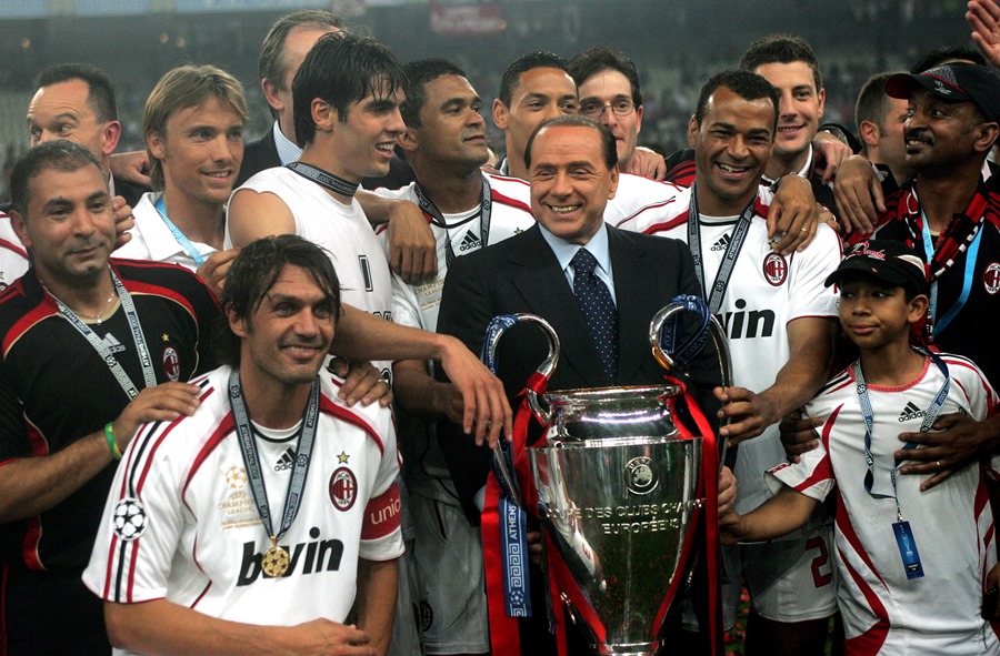 Berlusconi, una vida dedicada al ‘calcio’