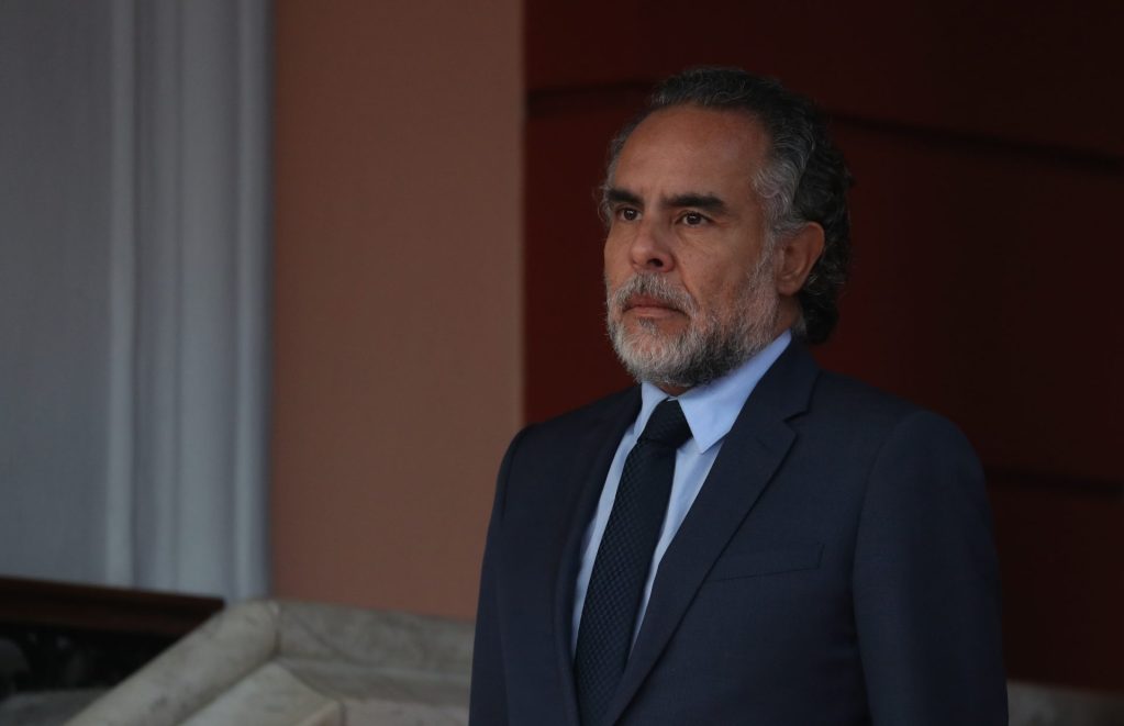 Fotografía de archivo que muestra al embajador de Colombia en Venezuela, Armando Benedetti, durante una reunión en el Palacio de Miraflores en Caracas (Venezuela). EFE/Miguel Gutiérrez