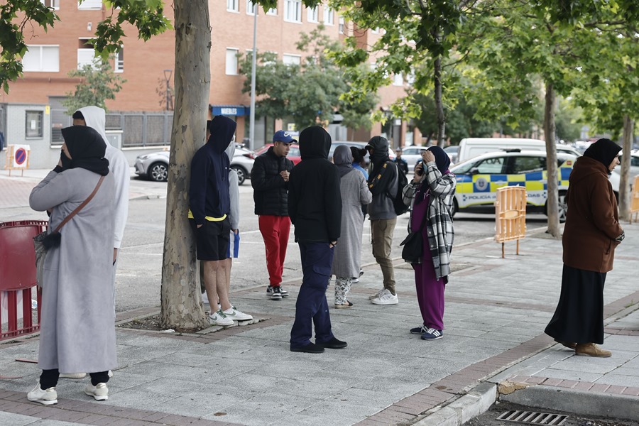 Desalojo en Madrid de un bloque okupado por 300 personas, entre ellas 180 niños