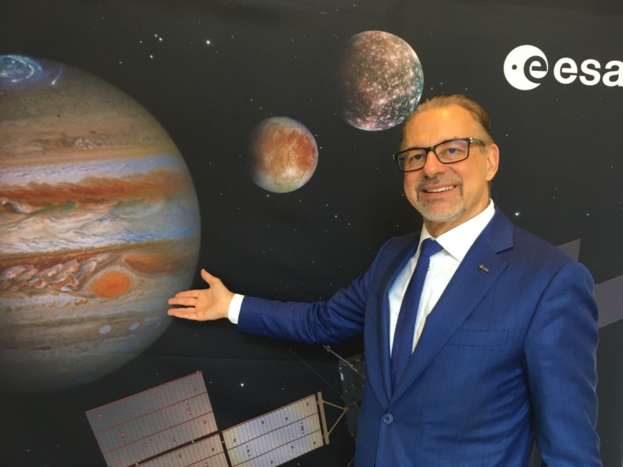 El director general de la ESA, Josef Aschbacher, en el Centro Europeo de Astronomía Espacial en Villanueva de la Cañada, Madrid
