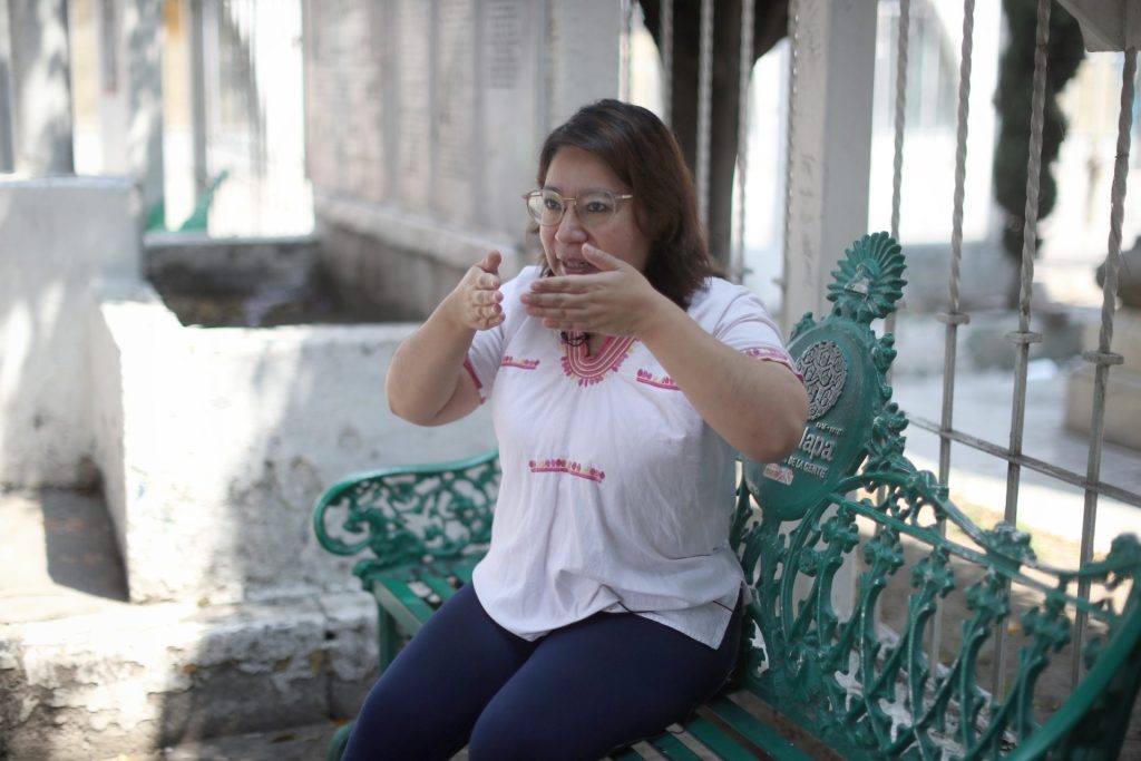 Angélica Juárez, víctima de anticoncepción forzada, posa durante una entrevista con EFE el 13 de junio de 2023, en Ciudad de México (México). EFE/Sáshenka Gutiérrez