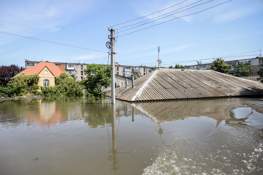 Imagen de archivo de las inundaciones provocadas por la destrucción de una presa en el río Dnipro, en las cercanias de la ciudad ucraniana de Jersón