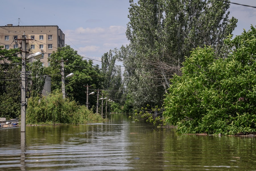 El colapso de la presa destruida en Ucrania en el río Dnipro provoca evacuaciones