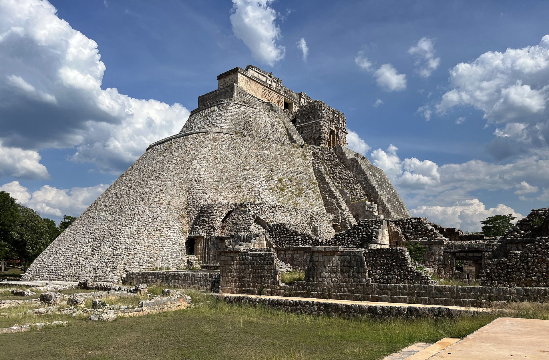 Fotografía del Castillo del Enano, en la zona arqueológica de Uxmal, el 10 de junio de 2023 en la ciudad de Santa Elena (México). EFE/Martha López