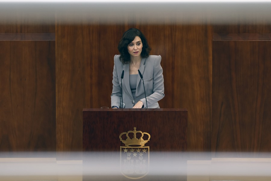 La candidata del PP a presidir la Comunidad de Madrid, Isabel Díaz Ayuso, interviene en el debate de su investidura, este miércoles en la Asamblea de Madrid.
