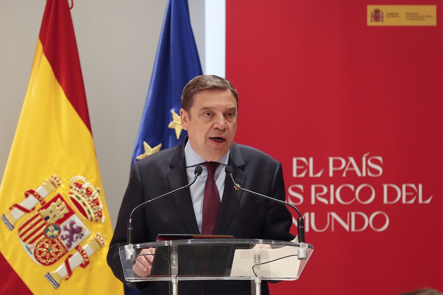 El ministro de Agricultura, Luis Planas, presenta el informe de consumo y desperdicio de alimentos en España en 2022, este jueves en Madrid.