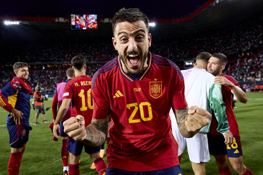 Joselu celebra la victoria de España frente a Italia en la Liga de Naciones