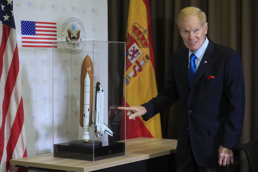 El administrador de la NASA, Bill Nelson, durante la entrevista mantenida con EFE en Madrid.
