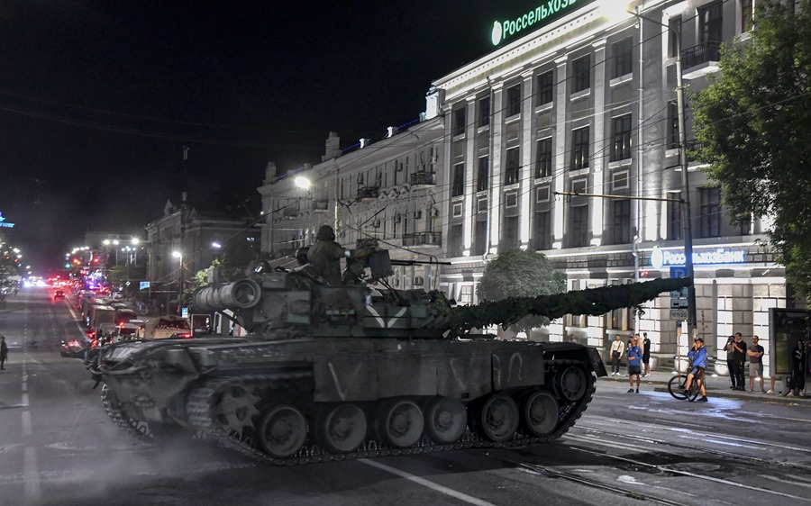 Los militares de la compañía militar privada (PMC) Wagner Group se preparan para abandonar el centro de Rostov-on-Don