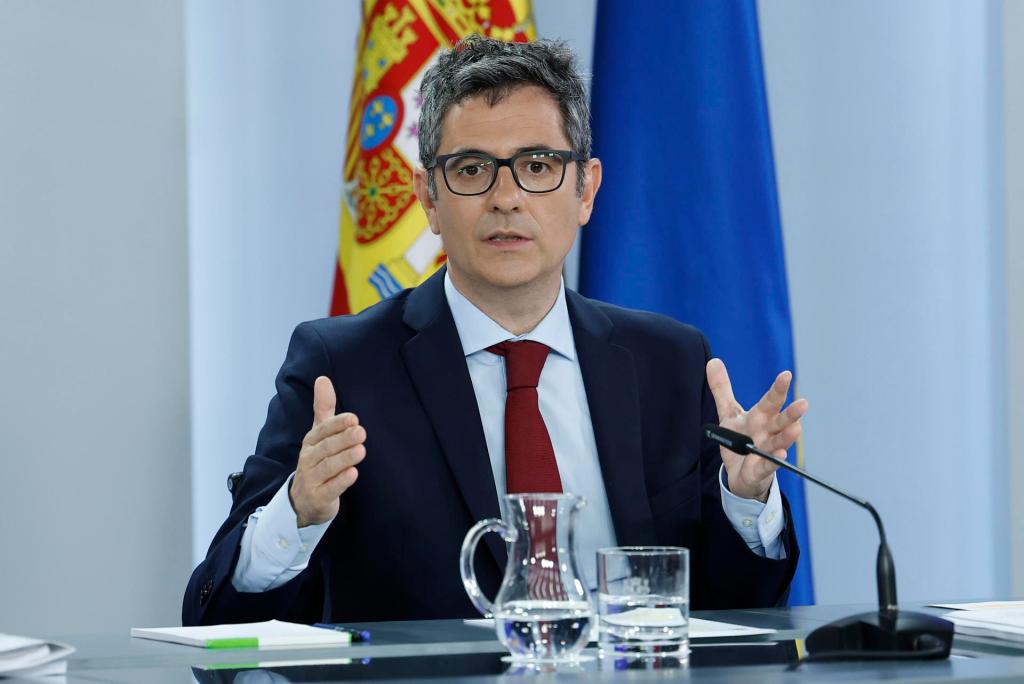 El ministro de Presidencia, Félix Bolaños, durante una rueda de prensa posterior al Consejo de Ministros