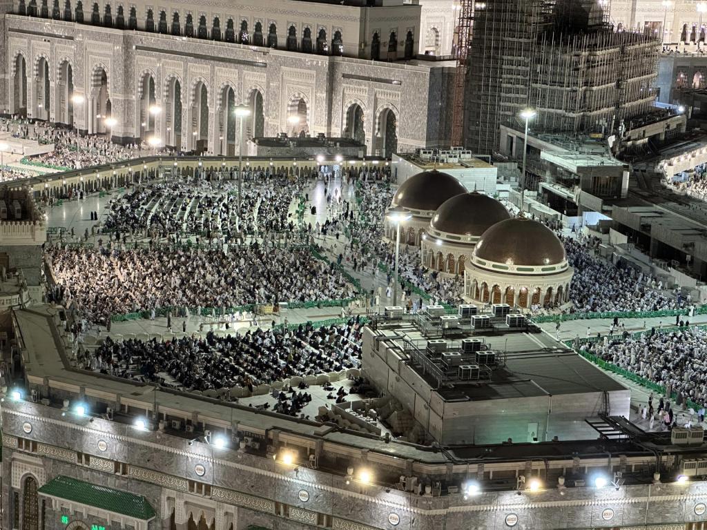 Muslims crowd al-Masjid al-Haram, in preparation of the start of the Hajj 2023 pilgrimage, Mecca, Saudi Arabia, 25 June 2023 (issued 26 June 2023). EFE/EPA/ASHRAF AMRA
