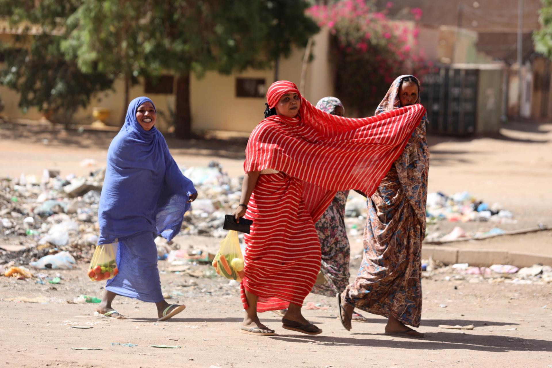 Sudanese women walk on a street in Khartoum, Sudan, 19 April 2023. EFE/EPA/STRINGER