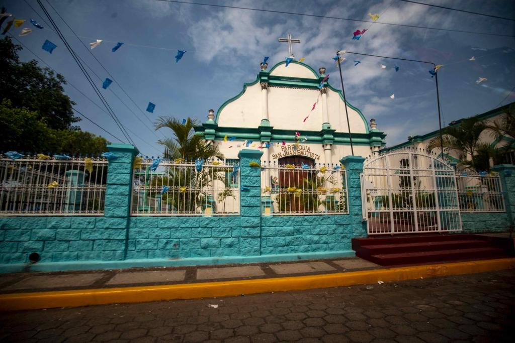 Vista general de la iglesia San Juan Bautista, en el municipio de Masaya (Nicaragua), en una fotografía de archivo. EFE/ Jorge Torres
