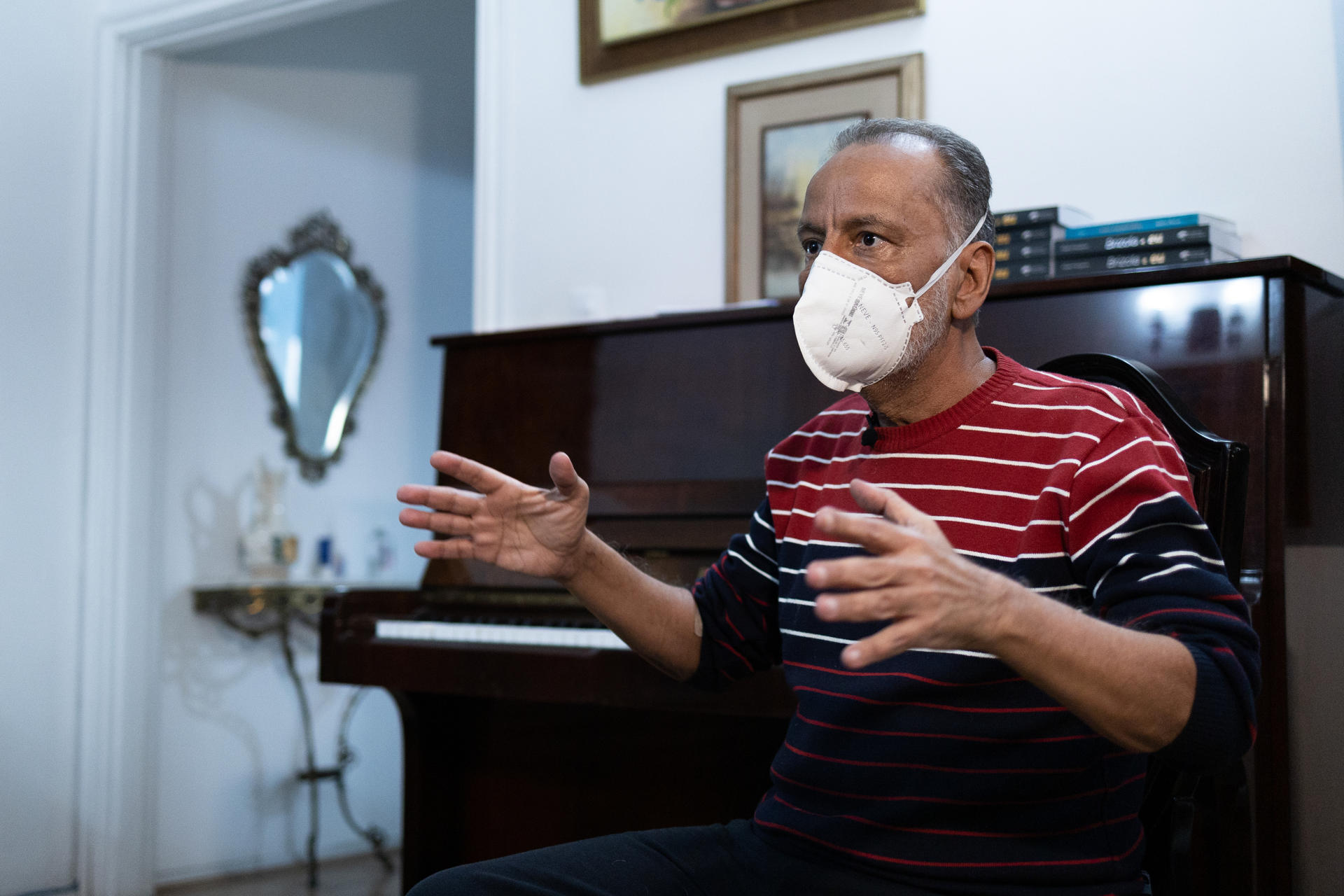 El paciente tratado por cáncer, Paulo Peregrino habla durante una entrevista con EFE, el 5 de junio de 2023 en Sao Paulo (Brasil).  EFE/ Isaac Fontana