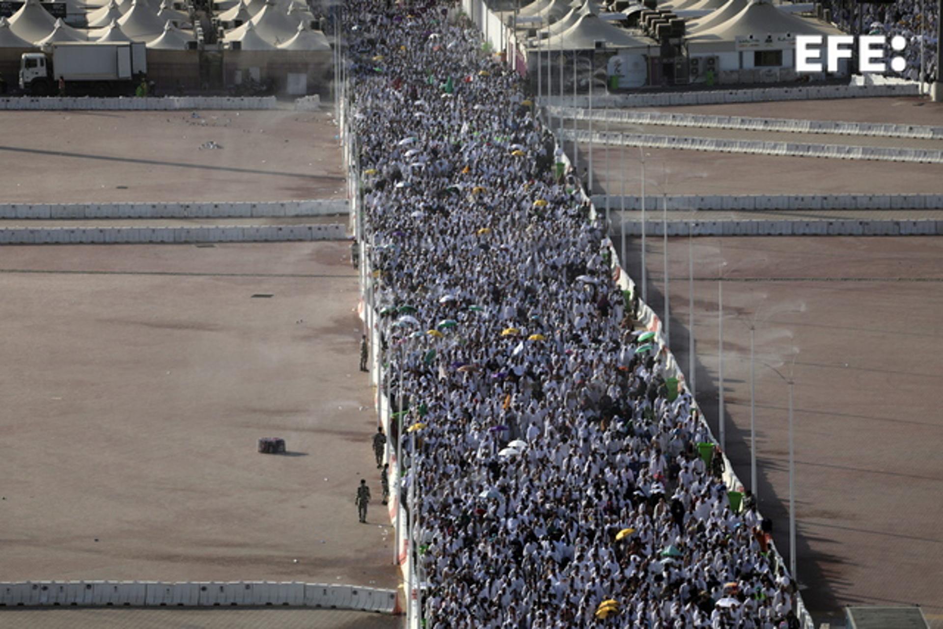 Muslim faithful gather on Jamarat Bridge in Mecca, Saudi Arabia, on 28 June 2023, for the stoning the devil ritual, part of the first day of Eid al-Adha (Feast of Sacrifice). EFE/ASHRAF AMRA