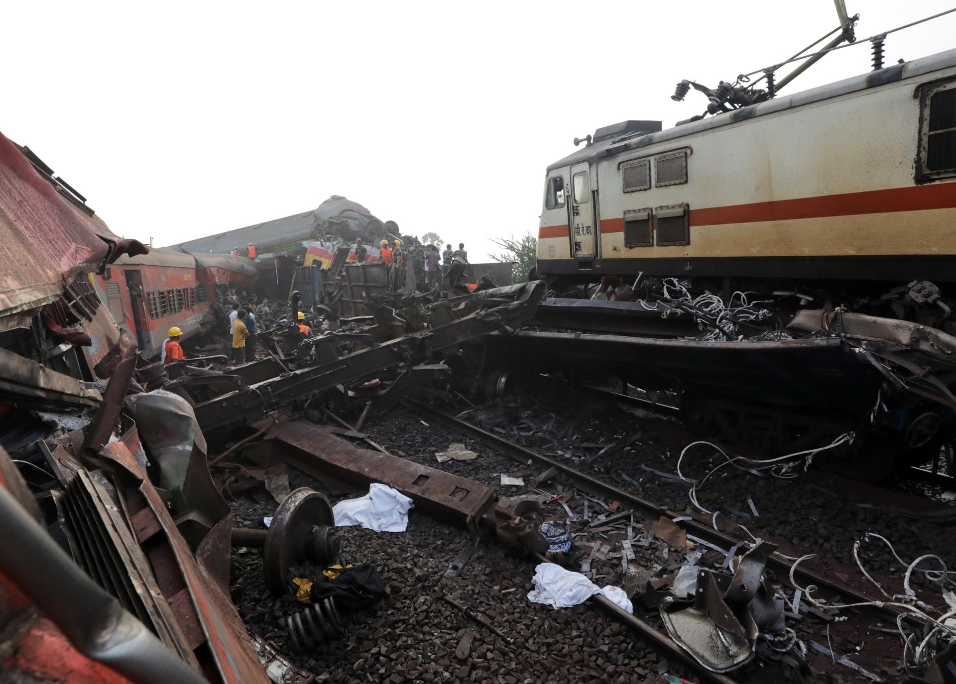 National Disaster Response Force continues rescue work at the site of a train accident at Odisha Balasore, India, 03 June 2023. EFE-EPA/PIYAL ADHIKARY