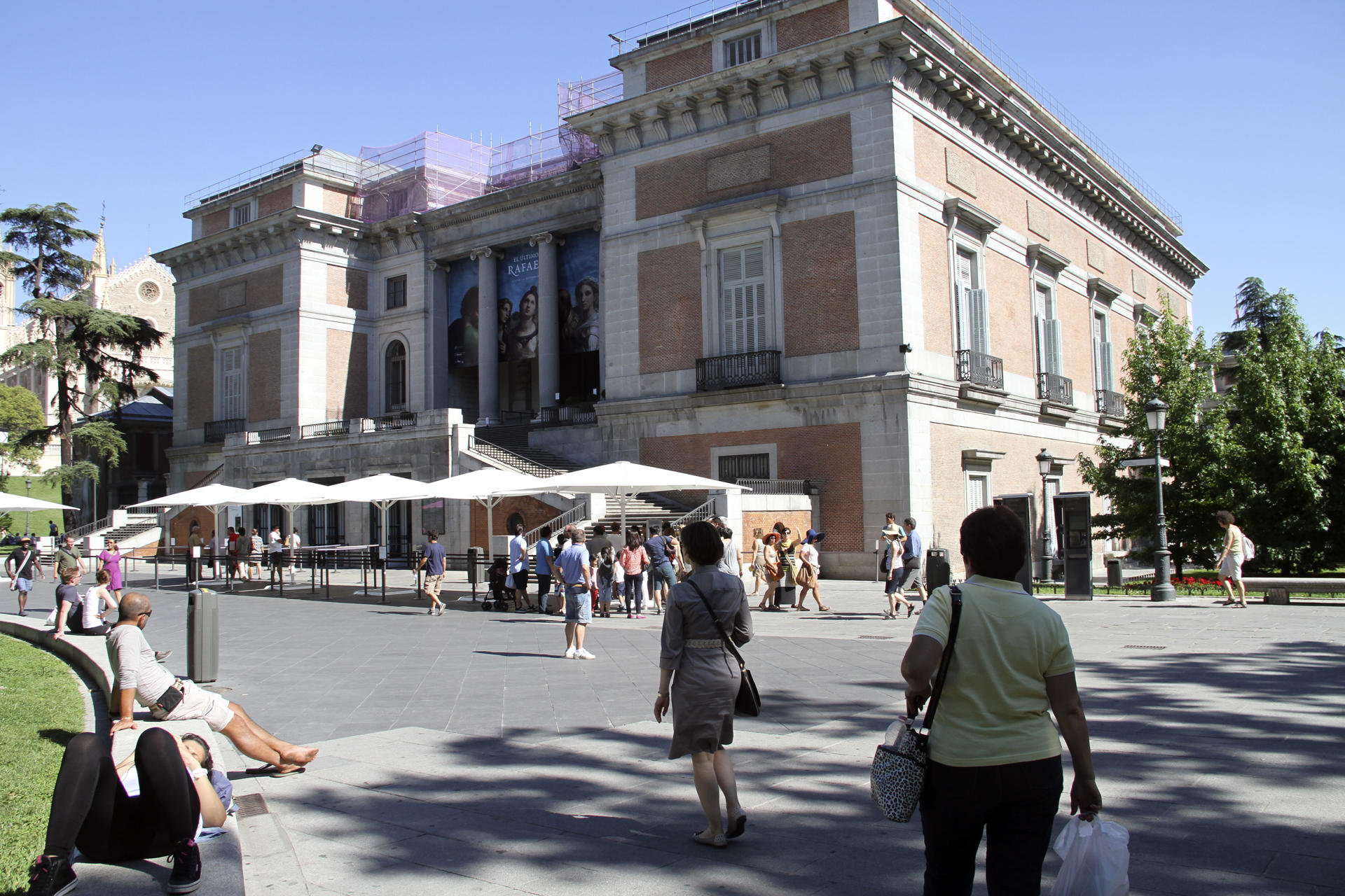 Imagen de archivo de la entrada al Museo del Prado. EFE/Beatriz Velardiez