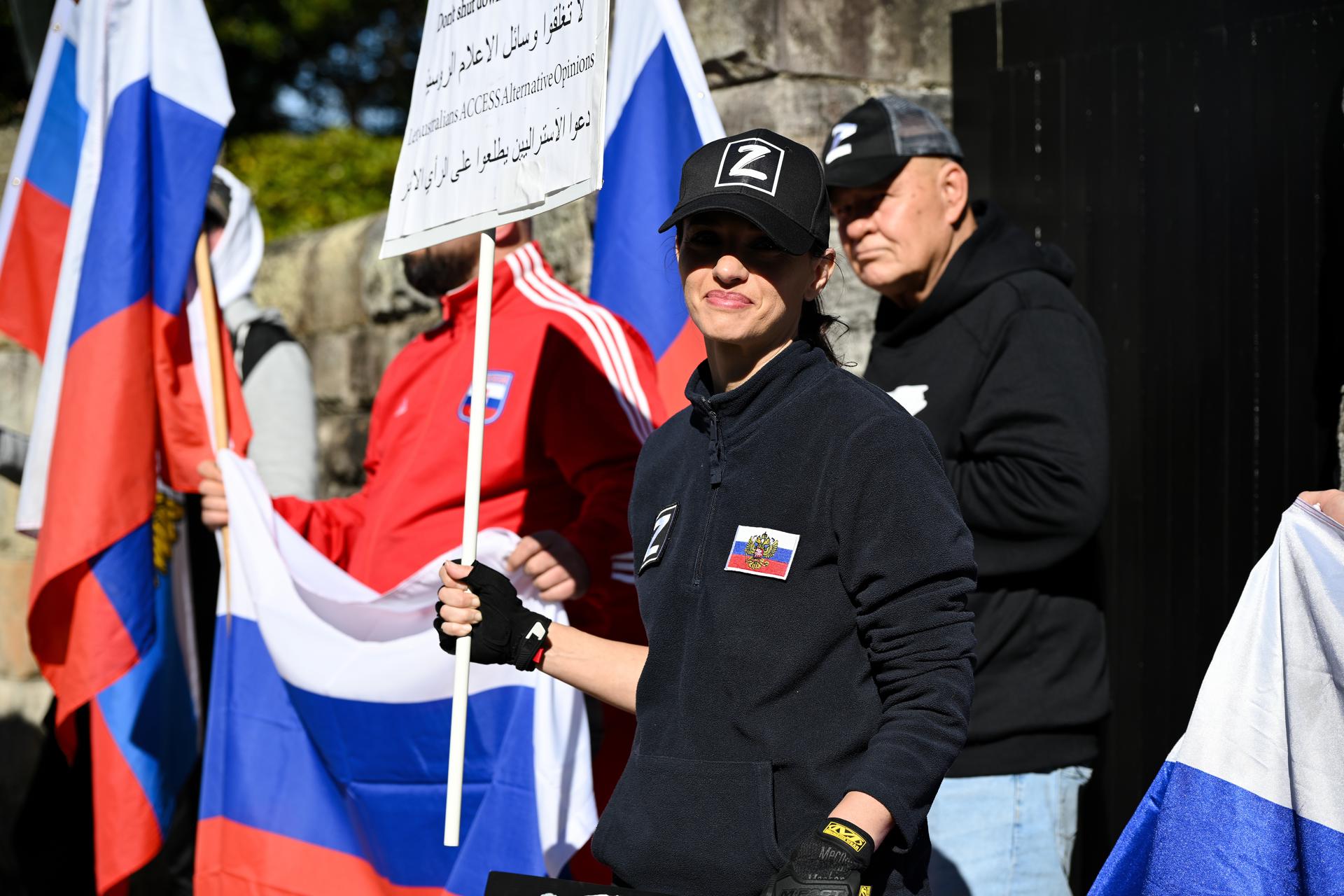 People participate in a pro-Russian protest at Kirribilli House in Sydney, Australia, 24 June 2023. EFE-EPA/STEVEN MARKHAM AUSTRALIA AND NEW ZEALAND OUT
