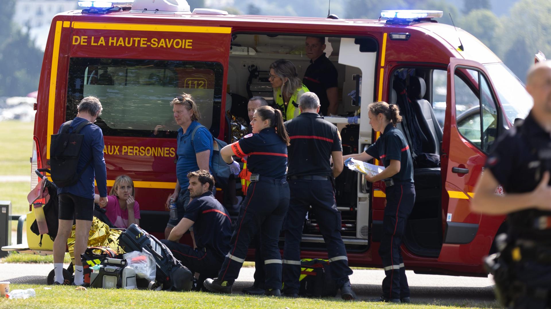 Emergency services gather at the scene of a knife attack in Annecy, France, 08 June 2023. EFE/EPA/GREGORY YETCHMENIZA FRANCE OUT/NO SALES NO SALES