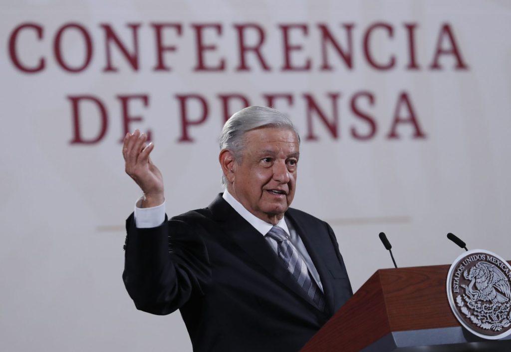 El presidente de México, Andrés Manuel López Obrador, habla durante una rueda de prensa hoy, en el Palacio Nacional de Ciudad de México (México). EFE/Mario Guzmán