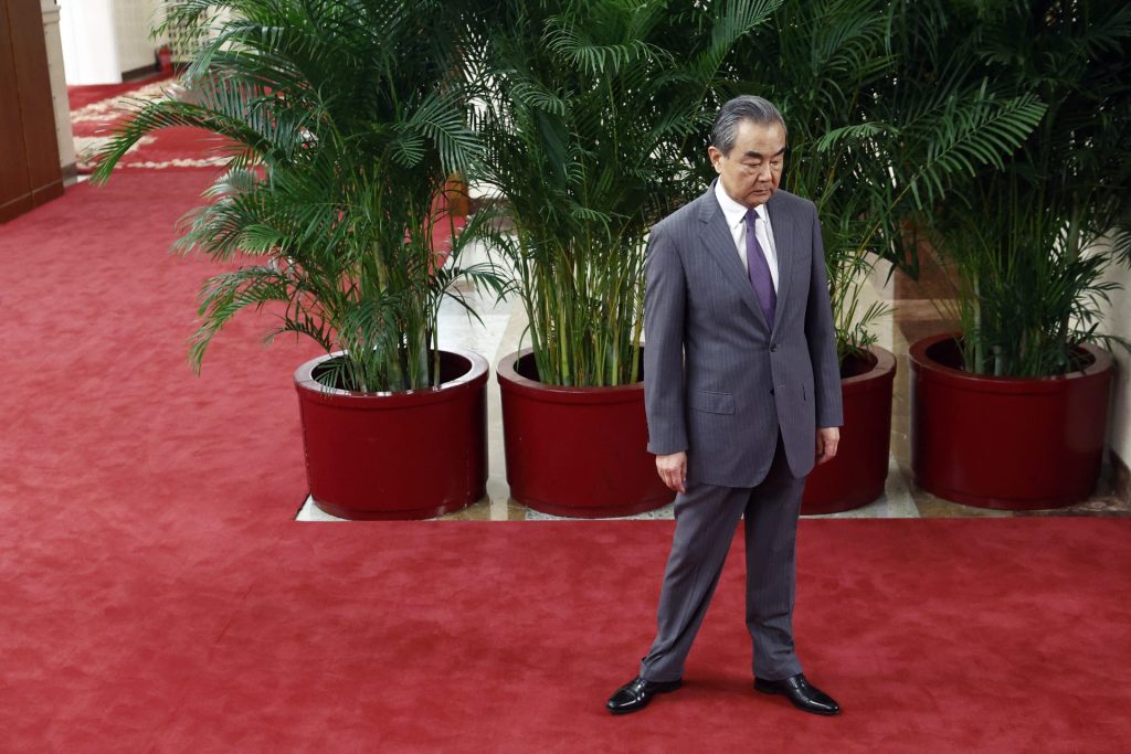 El recién nombrado ministro chino de Exteriores, Wang Yi, en un acto en el Gran Palacio del Pueblo en Pekín, China, la semana pasada.