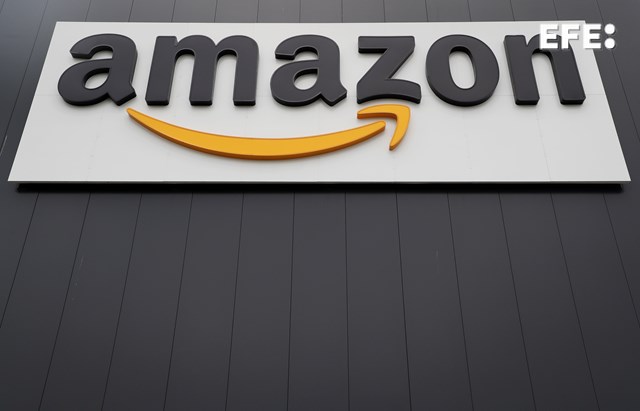Vista del logotipo de la multinacional estadounidense del comercio electrónico Amazon.