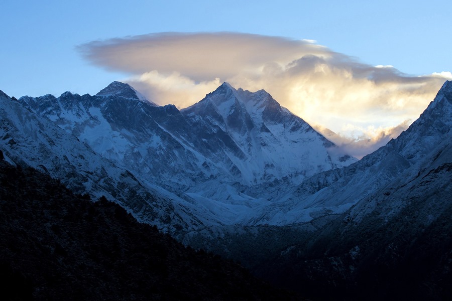 Vista panorámica de las cordilleras del Himalaya, en Nepal