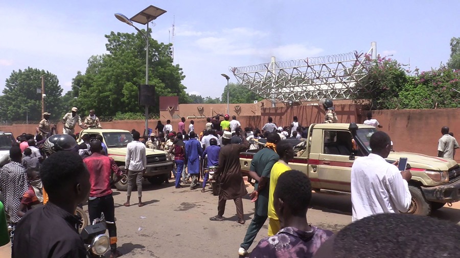 Francia evacua a sus nacionales de Níger tras la dura advertencia de Burkina y Mali