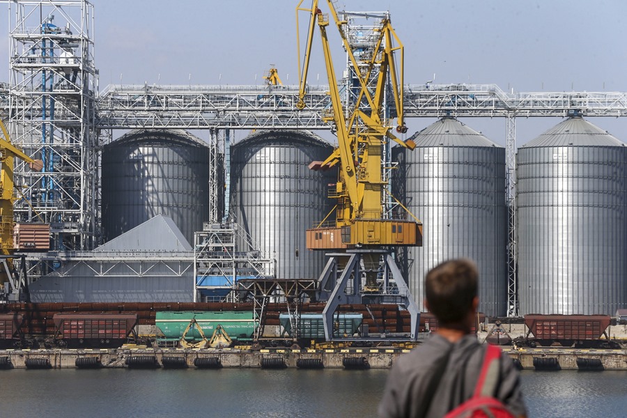 Imagen de archivo de silos de granos en el puerto de Odesa, Ucrania.