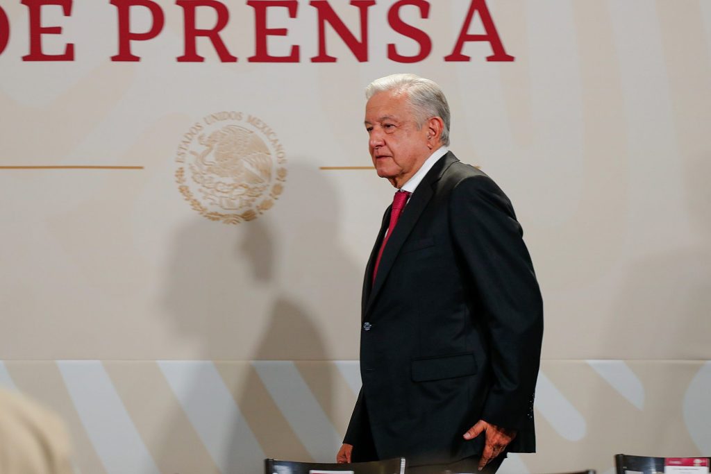 El presidente mexicano, Andrés Manuel López Obrador, habla hoy durante una conferencia de prensa en el Palacio Nacional de la Ciudad de México (México). EFE/Isaac Esquivel