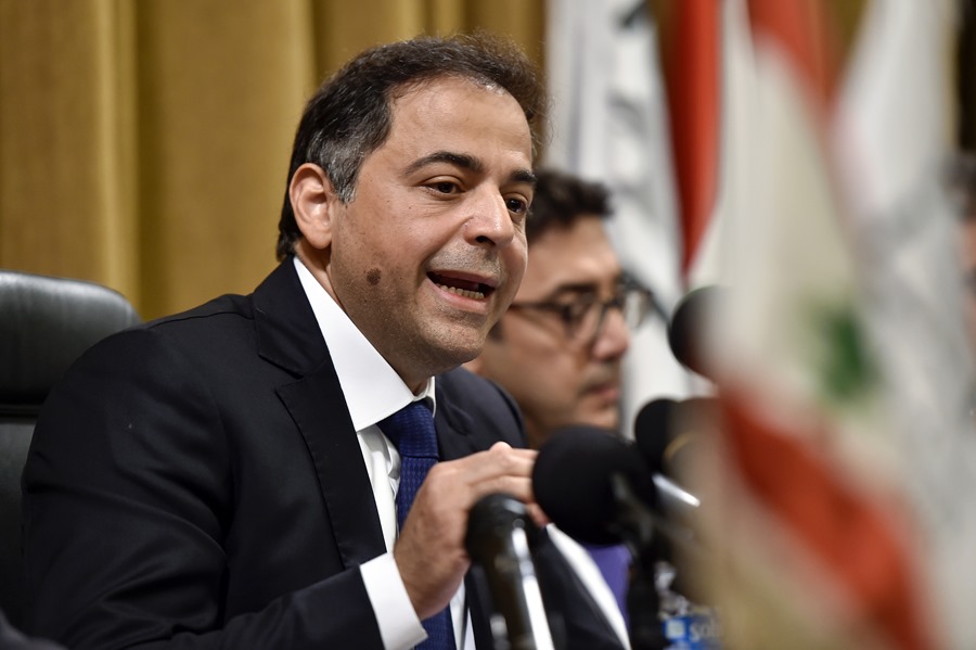 El número gobernador del Banco Central del Líbano, Wassim Mansouri, durante una rueda de prensa hoy. 