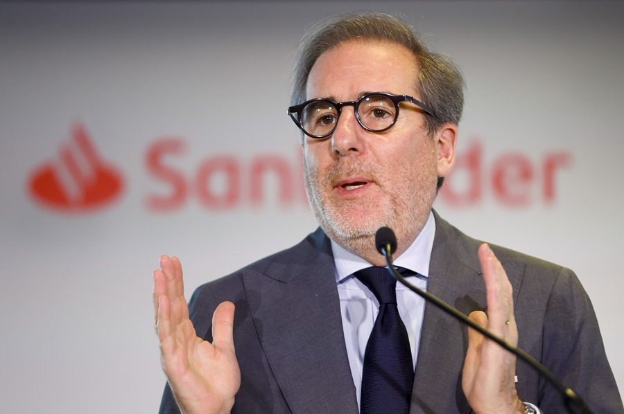 El consejero delegado del Banco Santander, Héctor Grisi, durante la rueda de prensa de presentación de los resultados del primer semestre del 2023 de la entidad. 