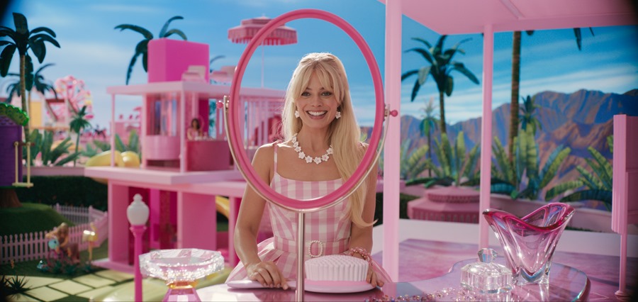 Fotograma de la película "Barbie" protagonizada por la actriz Margot Robbie.