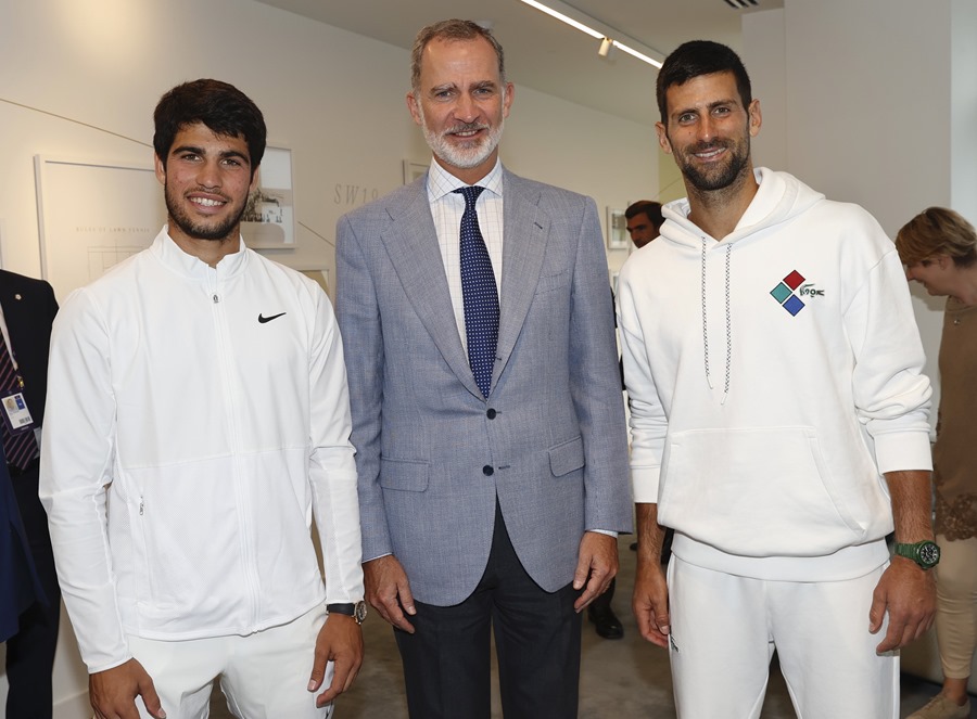 Alcaraz con el rey y Djokovic