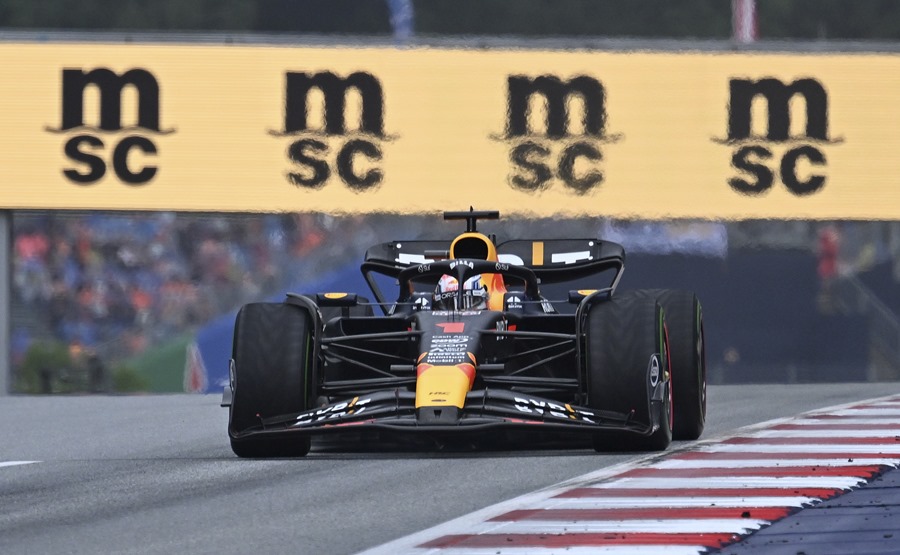 El piloto de Fórmula Uno holandés Max Verstappen de Red Bull Racing durante el Sprint en la pista de carreras en Spielberg, Austria.