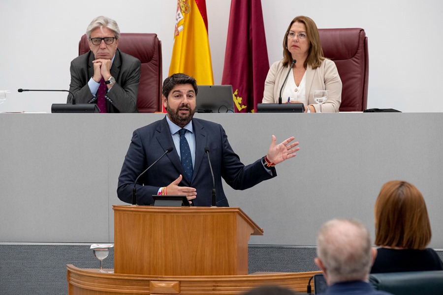 El presidente en funciones de la Comunidad de Murcia, Fernando López Miras, durante la investidura fallida de hoy.