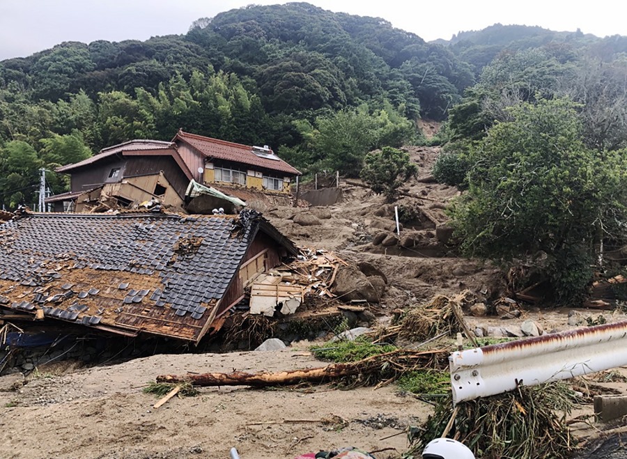 Destrozos por las lluvias en Japón