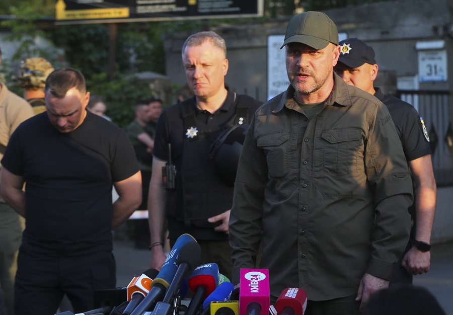 El ministro de Interior ucraniano, durante una visita a Kiev tras una explosión. 