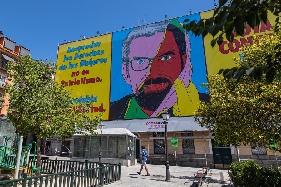  Avaaz desplegará una lona de 400 metros cuadrados con un diseño de la ilustradora Cristina Daura para denunciar los Pactos del Odio que PP y VOX han sellado en la Comunidad Valenciana, Extremadura e Islas Baleares, entre otros territorios