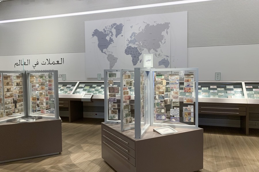 Vista de las piezas que forman parte de una exposición en el museo numismático del Banco Central del Líbano, en Beirut.