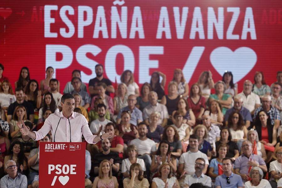 El presidente del Gobierno, Pedro Sánchez, durante su intervención en el acto de arranque de la campaña electoral del PSOE, este jueves en la Casa de Campo de Madrid.