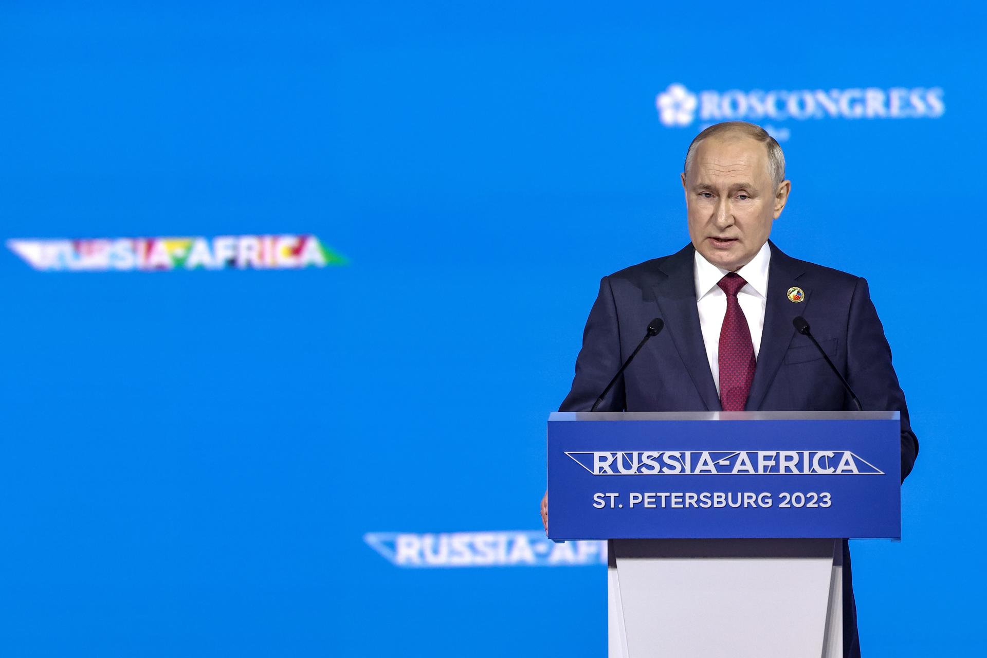 A handout photo made available by TASS Host Photo Agency shows the Russian President Vladimir Putin speaking during the plenary session of the Second Summit Economic and Humanitarian Forum 'Russia-Africa' in St.Petersburg, Russia, 27 July 2023. EFE/EPA/Valery Sharifulin / TASS Host Photo Agency / HANDOUT MANDATORY CREDIT HANDOUT EDITORIAL USE ONLY/NO SALES