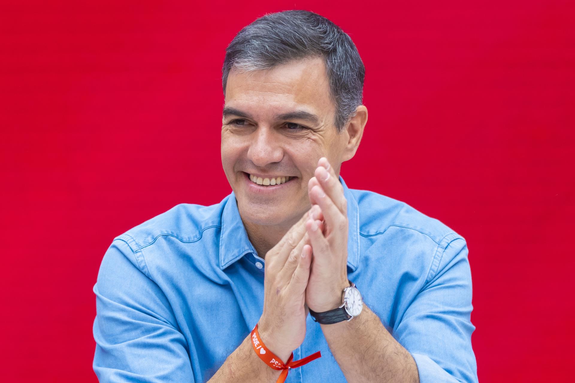 A handout photo released by the Spanish PSOE party shows Spanish Prime Minister Pedro Sanchez chairing the meeting of the party's federal executive committee at the PSOE headquarters in Madrid, Spain, 24 July 2023. HANDOUT HANDOUT EDITORIAL USE ONLY/NO SALES/