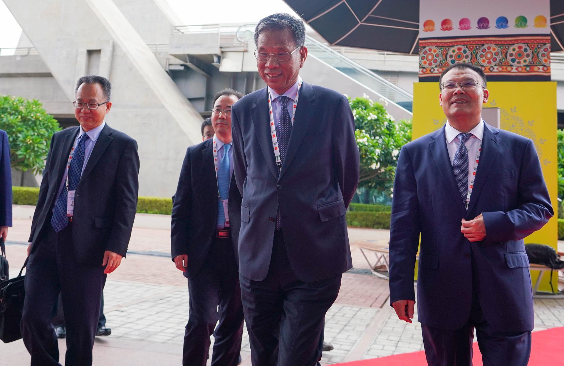 Minister of Finance of the People's Republic of China Liu Kun (C) arrives for the G20 Finance Ministers and Central Bank Governors Meeting (FMCBG and FCBD) in Gandhinagar, India, 18 July 2023. EFE/EPA/SIDDHARAJ SOLANKI
