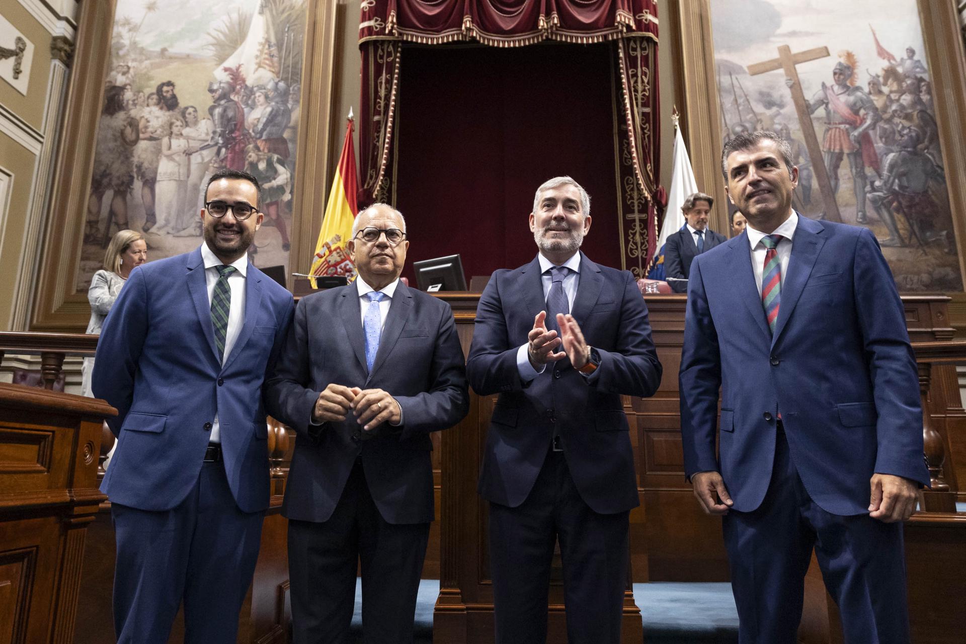 Fernando Clavijo, investido presidente de Canarias con el apoyo de CC, PP, ASG y AHI
