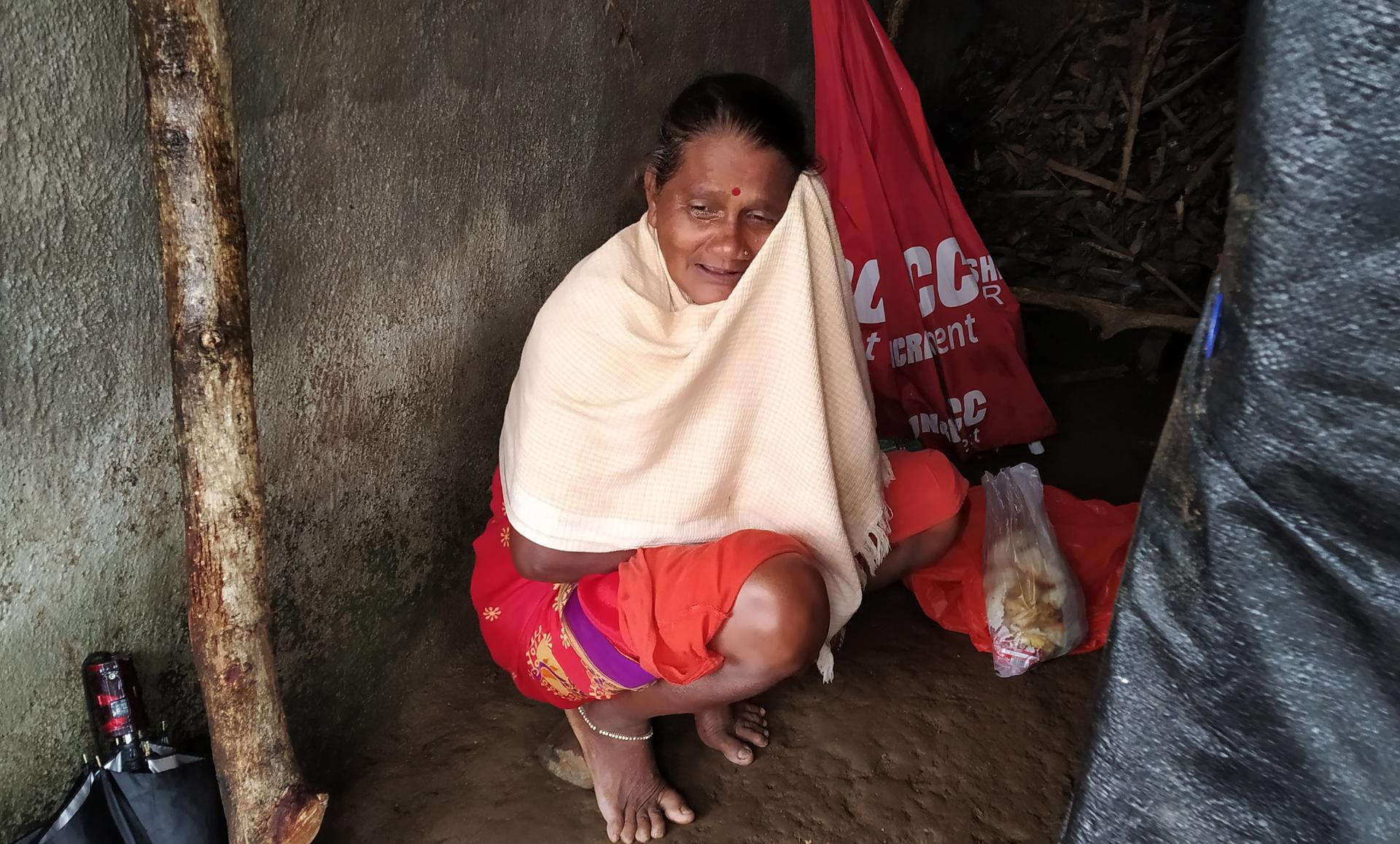 A woman weeps after a deadly landslide in Nambrachiwadi, Maharashtra, India, on 20 July 2023. EFE/EPA/DIVYAKANT SOLANKI
