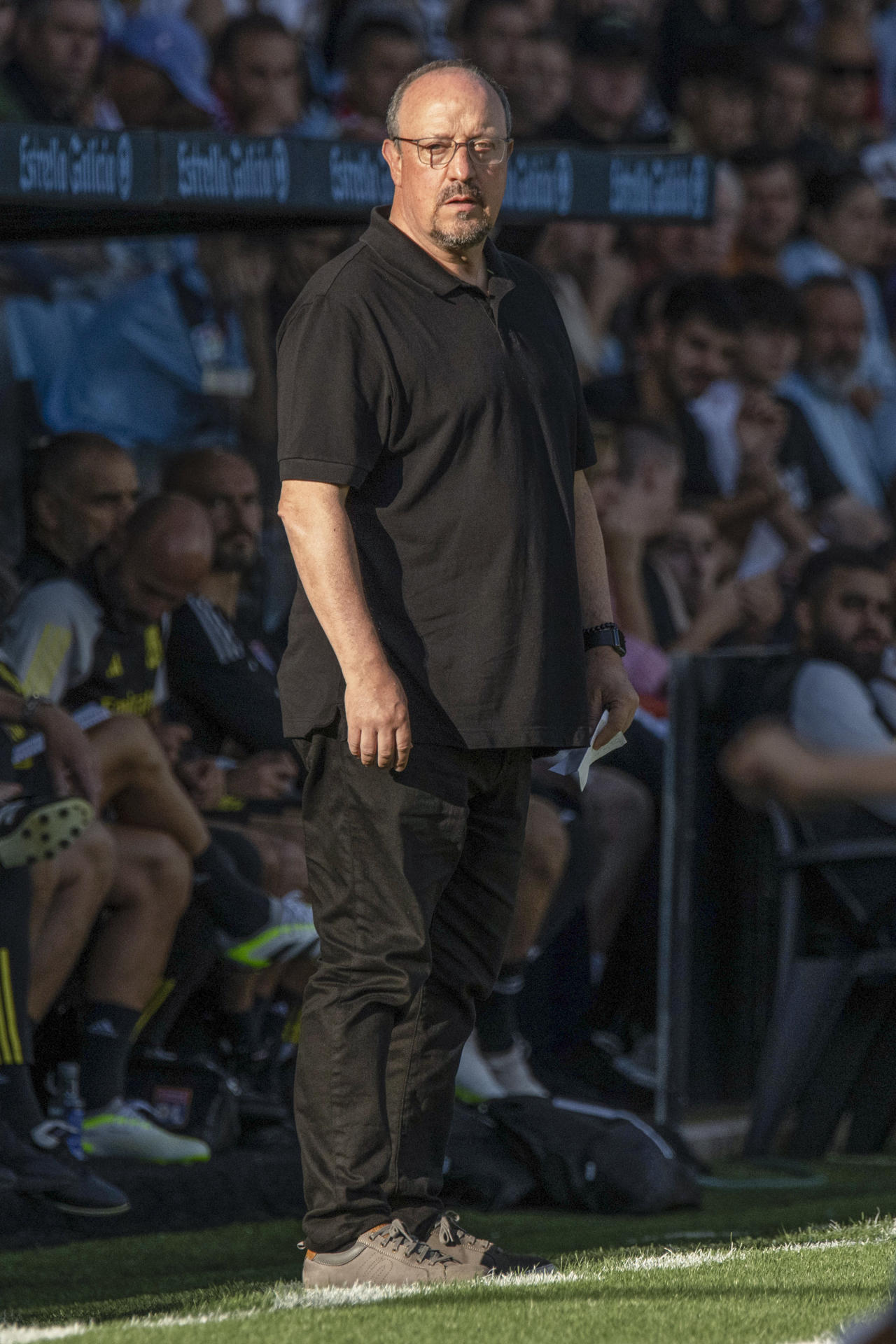 El entrenador del Celta, Rafa Benítez, durante el partido del Trofeo Memorial Quinocho ante el Olympique de Lyon disputado en el estadio de Balaídos, en Vigo. EFE/Brais Lorenzo
