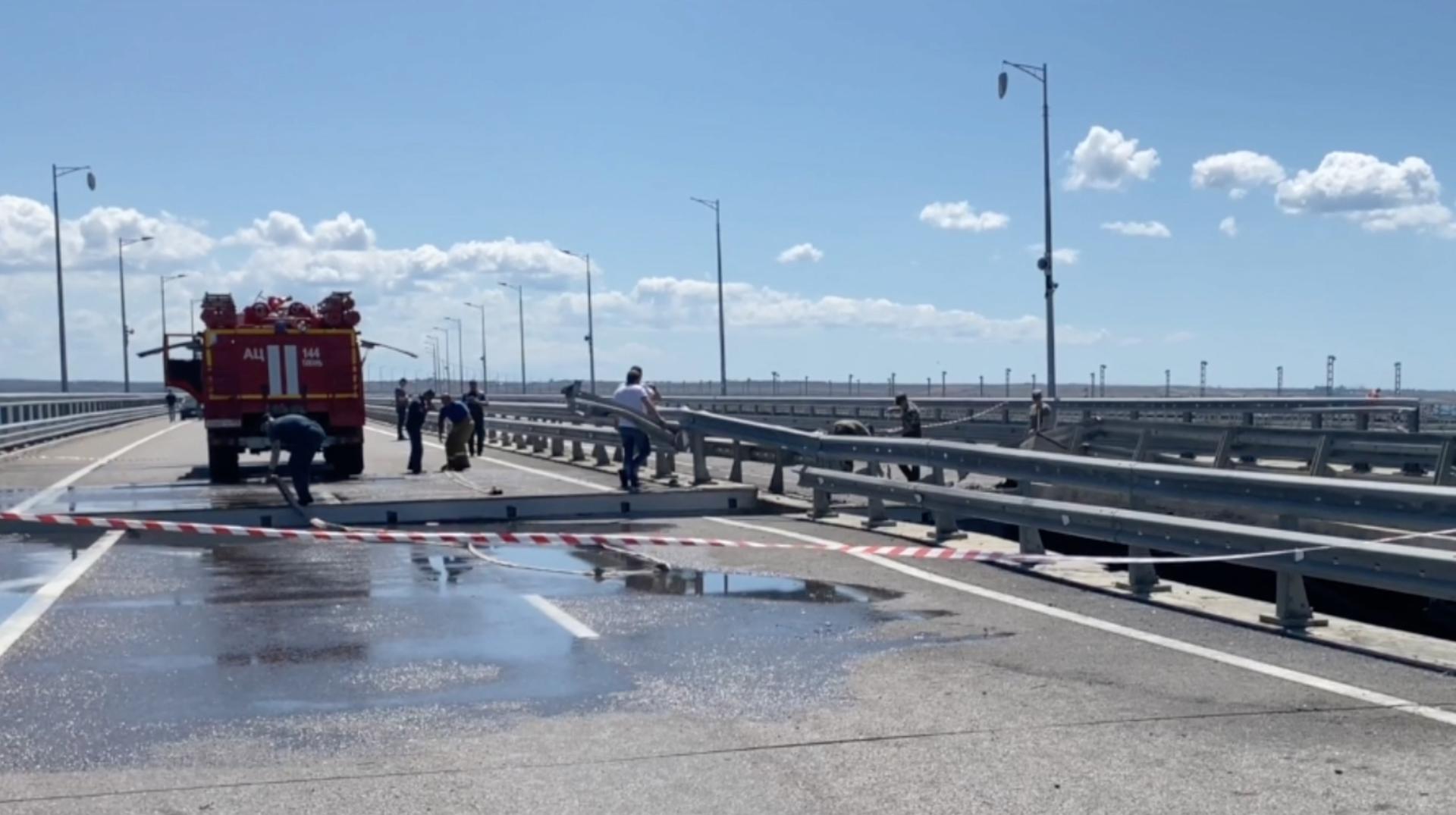 A still image taken from a handout video made available by Russia's National Anti-terrorism Committee (NAC) shows repair work being carried out on the Kerch Bridge connecting Crimea to mainland Russia, on 17 July 2023. EFE/EPA/RUSSIAN NATIONAL ANTI-TERRORISM COMMITTEE HANDOUT BEST QUALITY AVAILABLE - MANDATORY CREDIT HANDOUT EDITORIAL USE ONLY/NO SALES